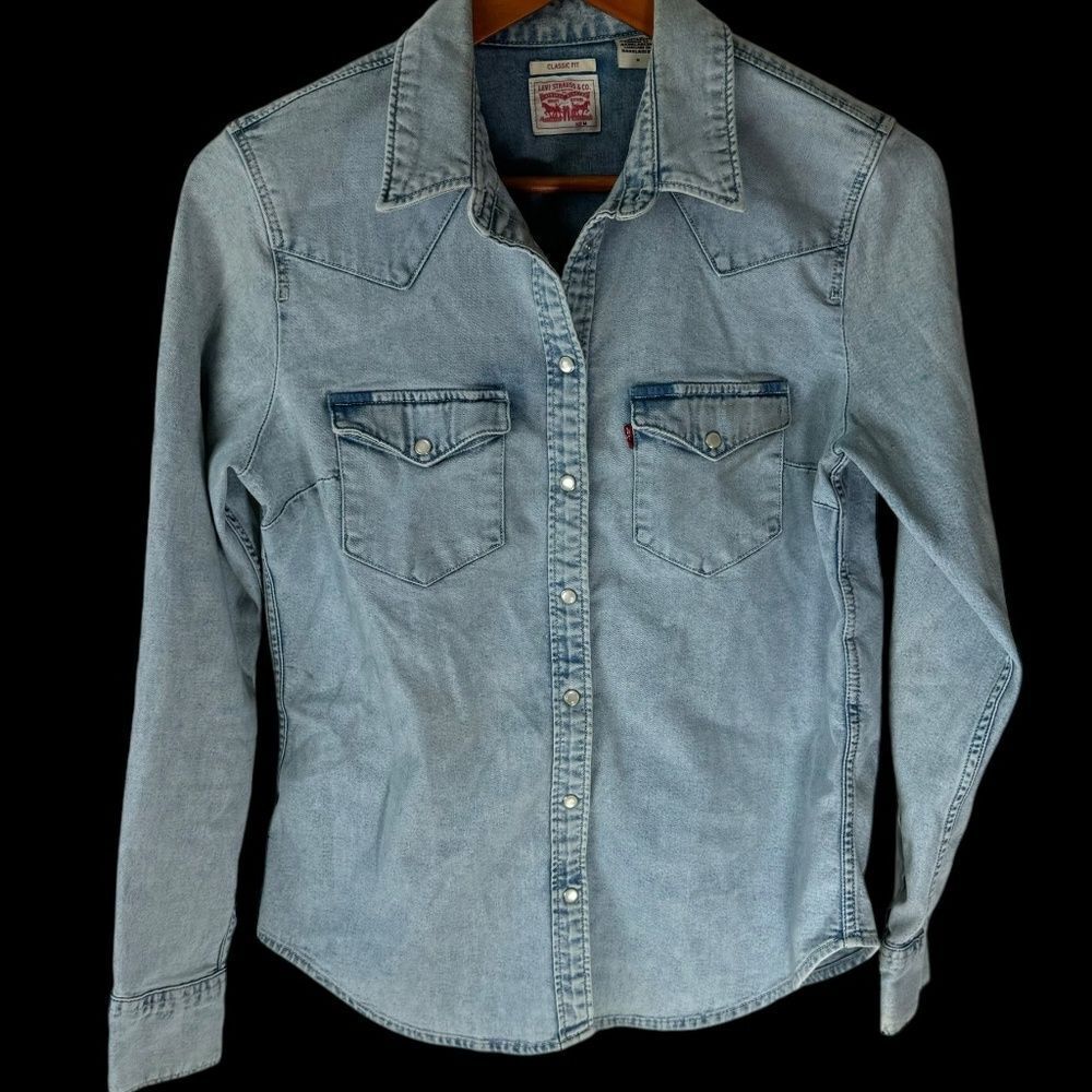 Wrangler Pearl Button Snap Front Light Wash Denim Shirt Sz M